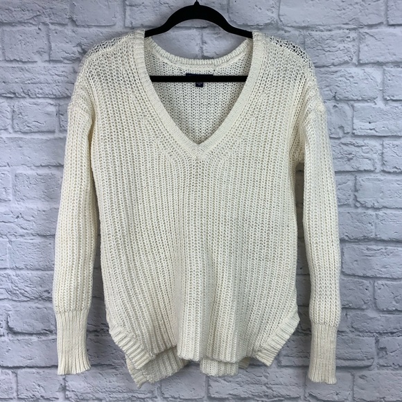 American Eagle Outfitters Sweaters - American Eagle V-Neck Cable Knit Sweater XS
